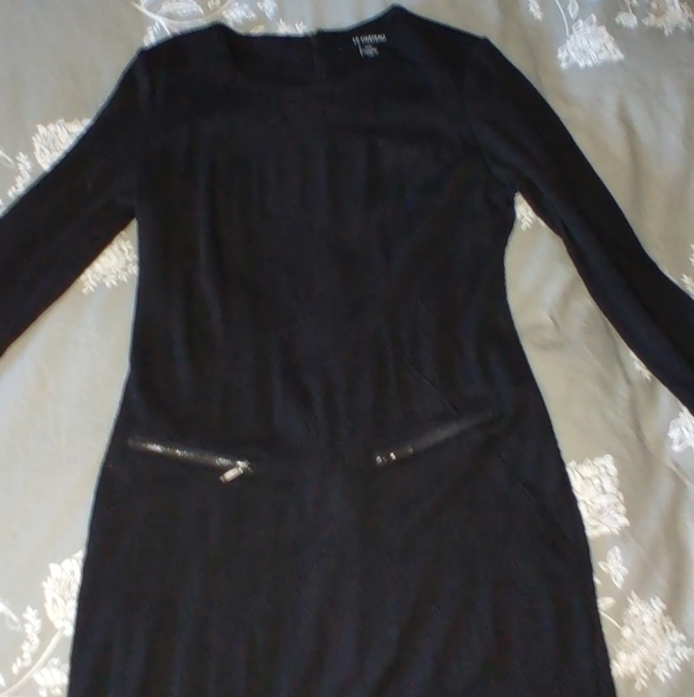 Le Chateau .US M.dress with zipper details cinching the waist. Made In Canada